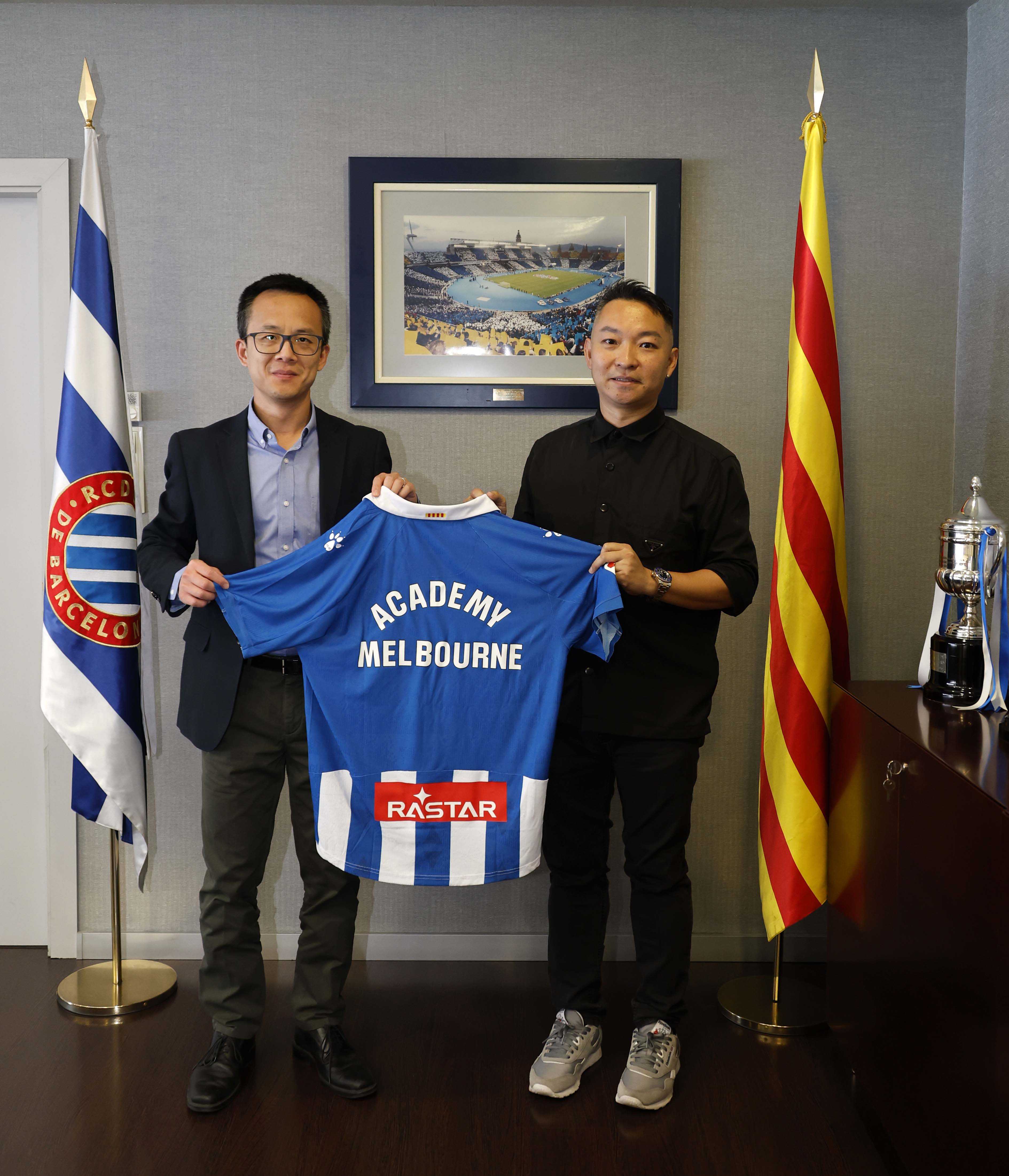 西班牙人在澳大利亚墨尔本开设足球学院