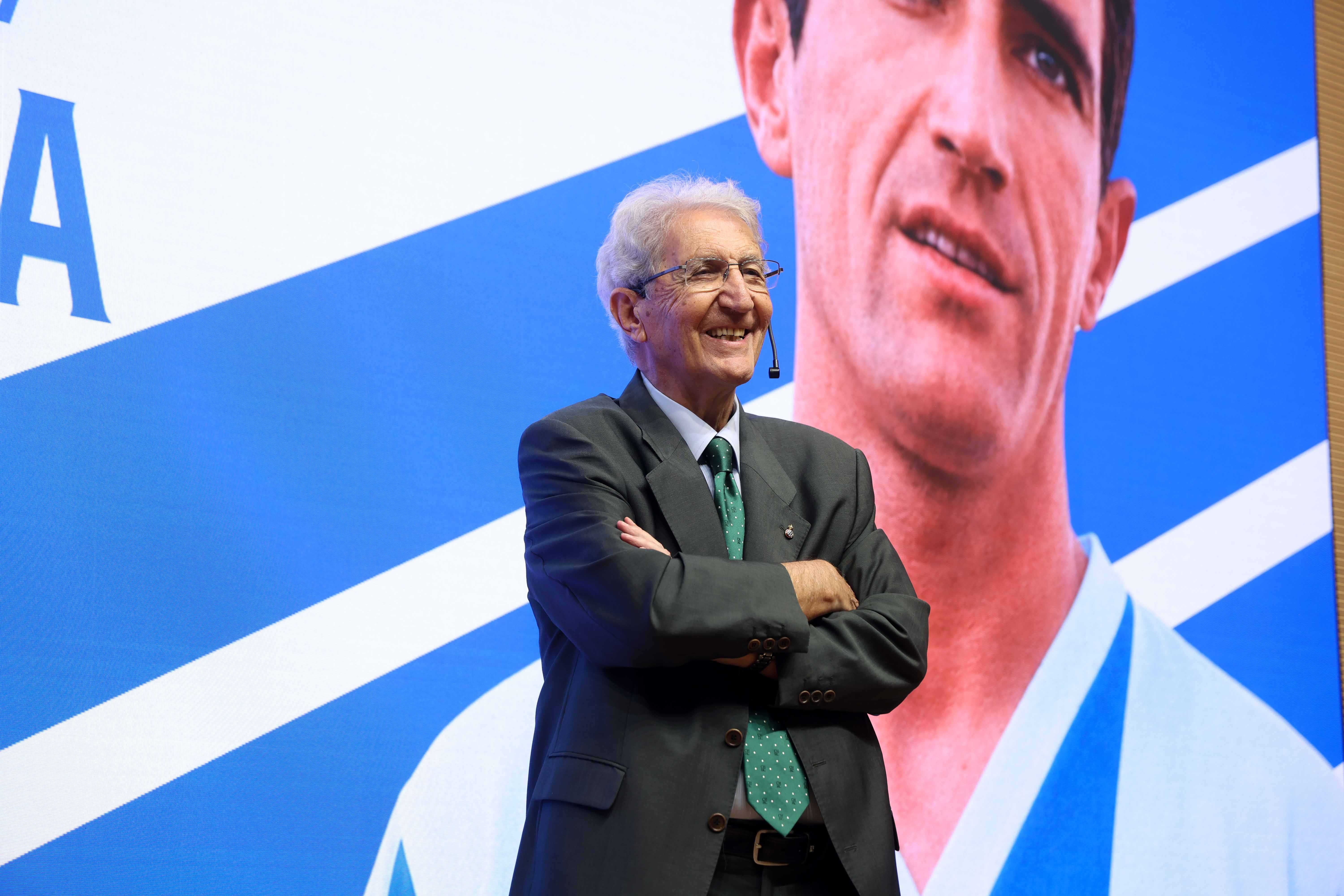 El RCD Espanyol rinde homenaje a la leyenda perica José María Sánchez Rodilla