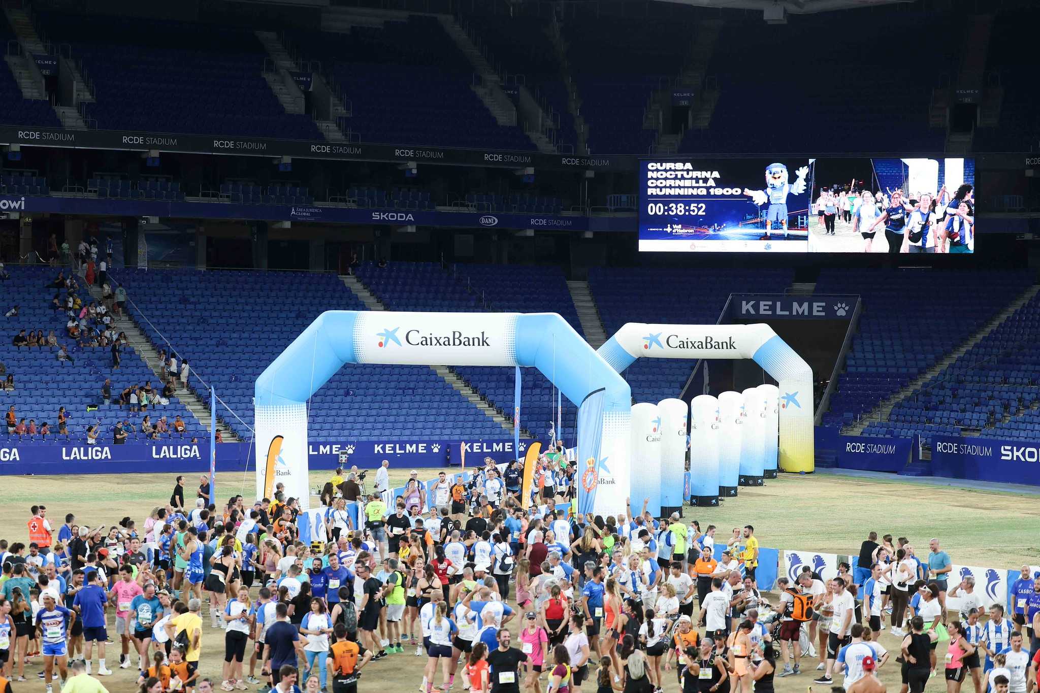 La Cursa Nocturna Cornellà Running 1900 bate récord solidario