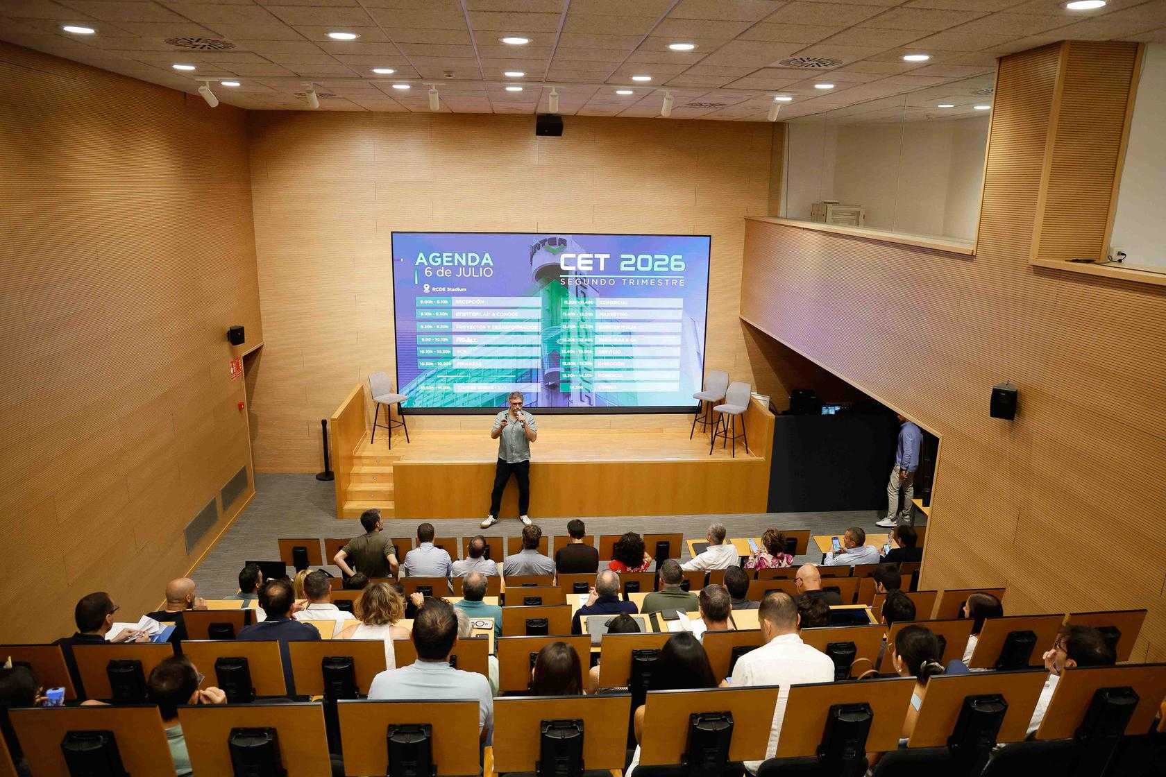 Ascensores Eninter celebra un nuevo encuentro corporativo en el RCDE Stadium