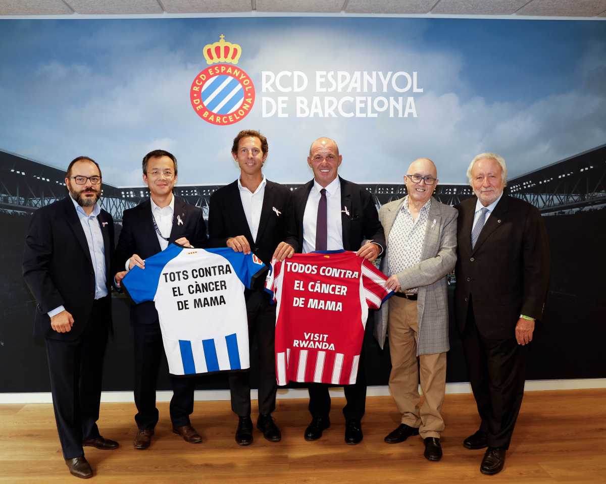 Representación institucional en el Palco del RCDE Stadium